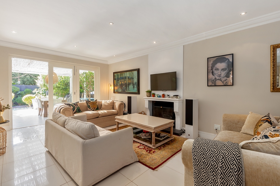 4 Bedroom Property for Sale in Gardens Western Cape